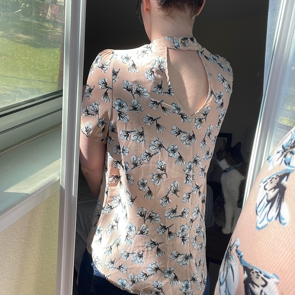 Sienna Sky High Rise Peach Pino Nude Floral Blouse with Lace Inlay - Picture 3 of 8